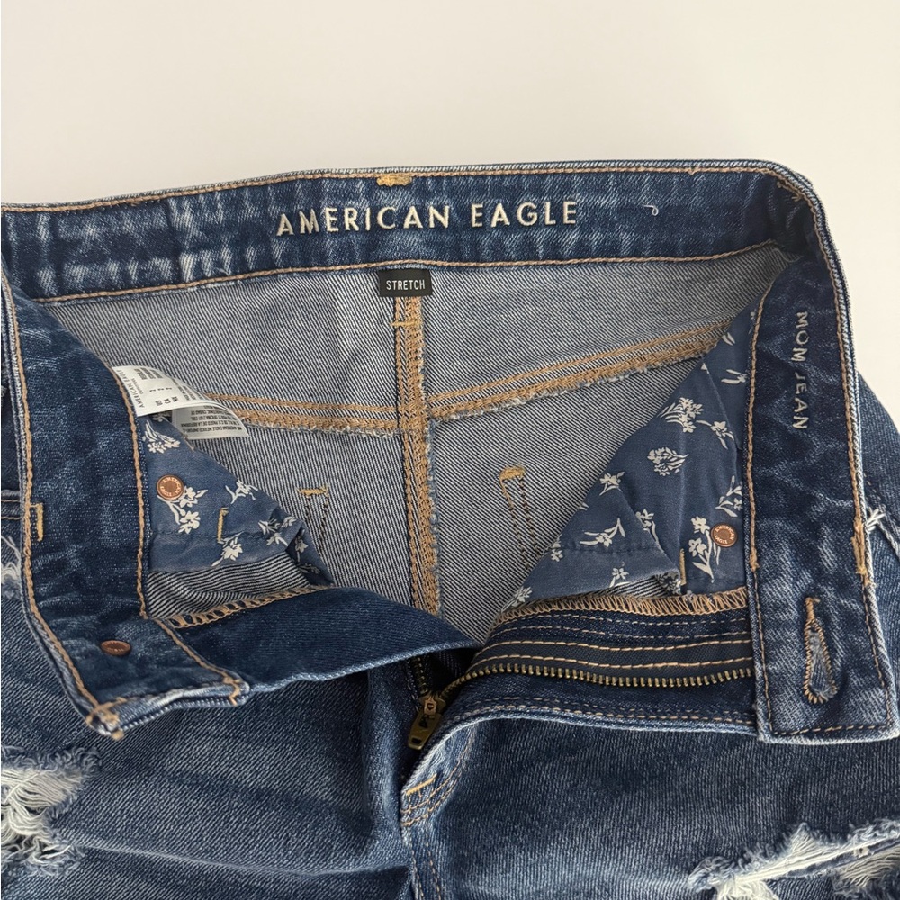 NWOT Bundle of 2 American Eagle Mom/ Straight leg Jeans Size 2 - Picture 9 of 12